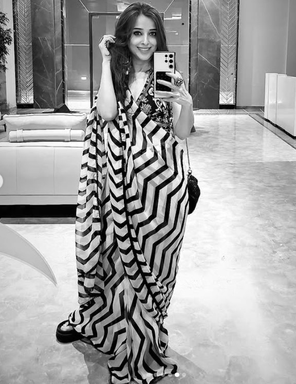 Suzanna Mukherjee height