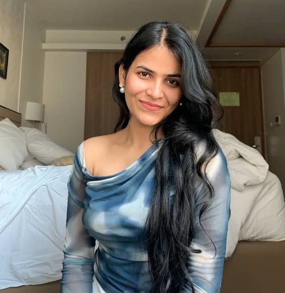 Aanchal Tiwari bio