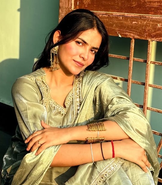 Aanchal Tiwari wiki