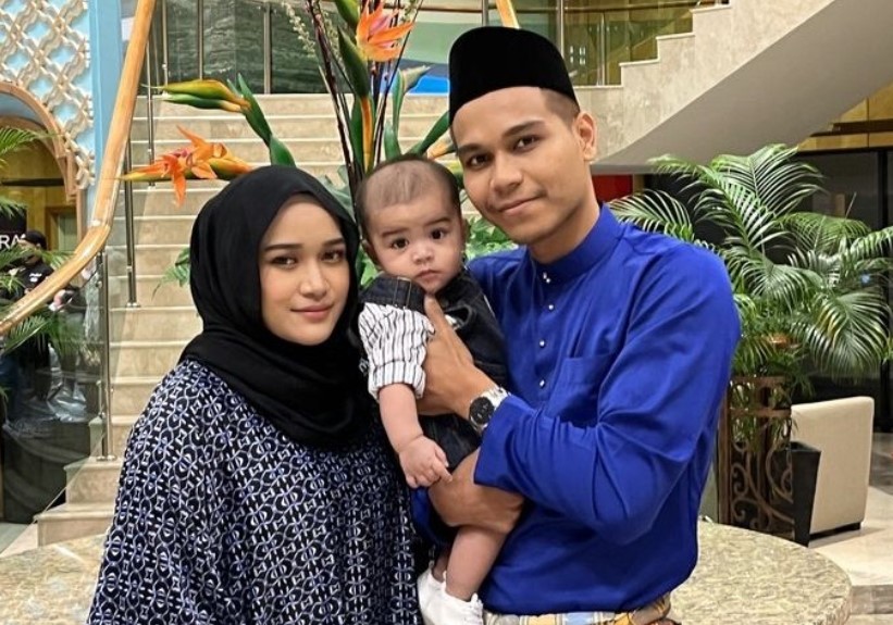 Fareez Fauzi with his wife and kid