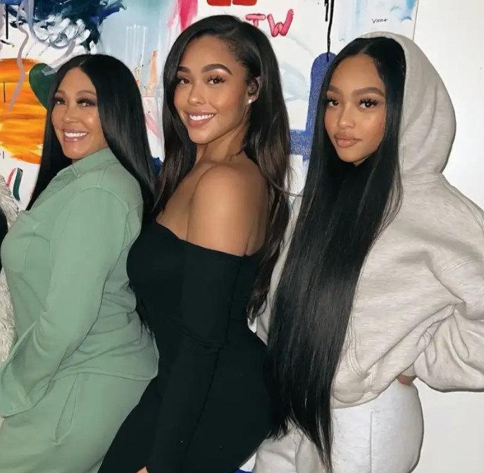 Jodie Woods with her sister and mother