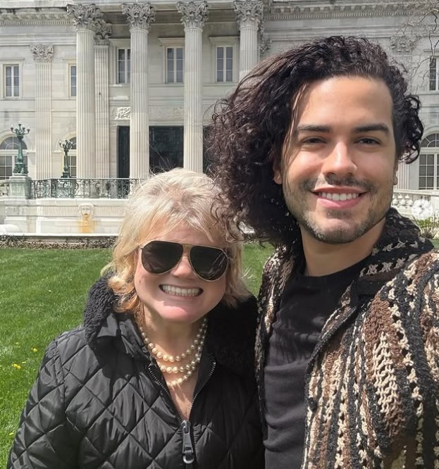 Sam Alves with his mom