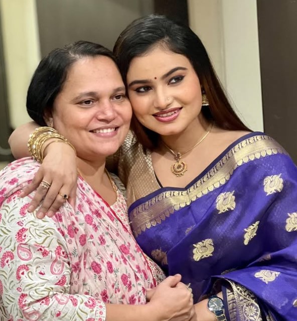 Sandra Babu with her mom