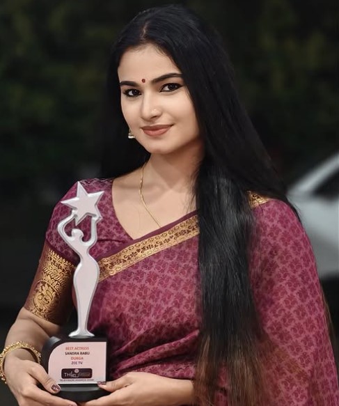 Sandra Babu won Thikkurussi Television Award 2026