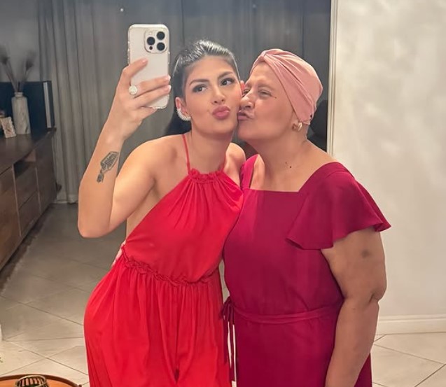 Taiana Franca with her mom