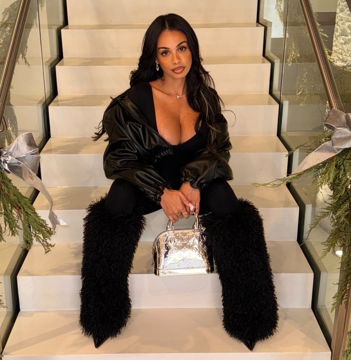 Ana Montana bio
