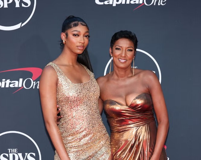 Angel Reese with her mom
