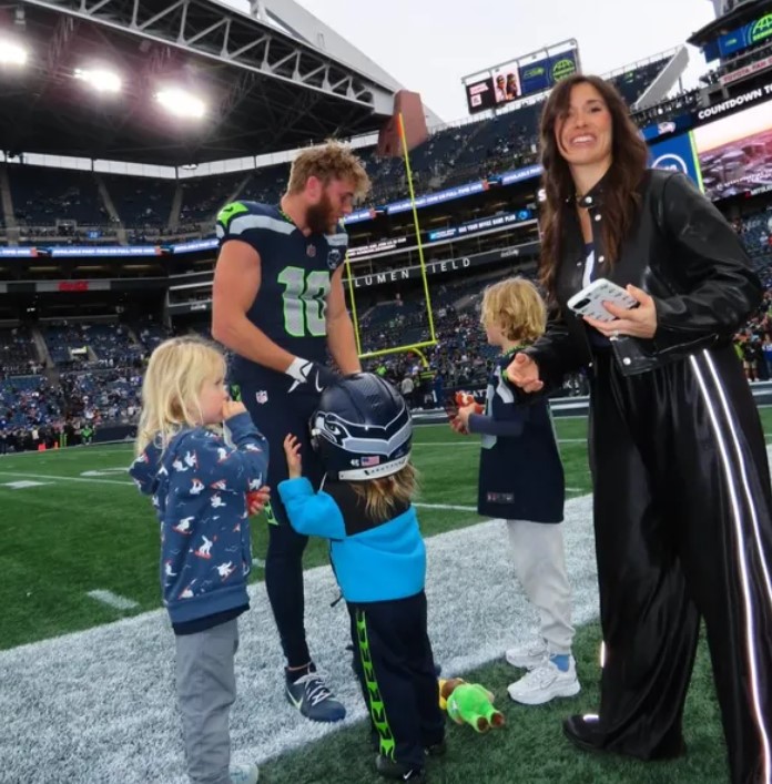 Anna Croskrey with her husband Cooper Kupp and kids
