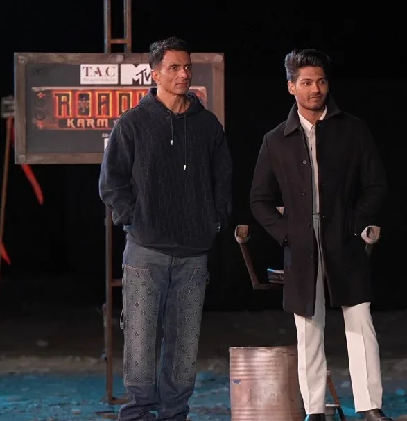 Digvijay Rathee with Sonu Sood in MTV Roadies season 19
