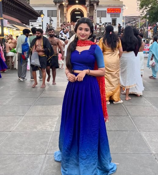 Kavipriya Jayavel height