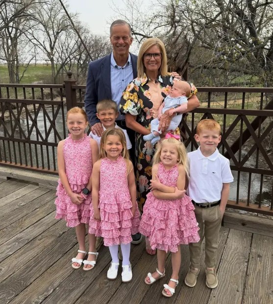 Kimberley Thune and John Thune with their grandkids