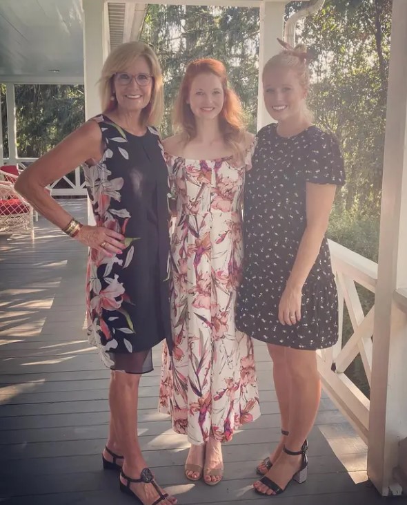 Kimberley Thune with her daughters Brittany Lindberg and Larissa Hargens