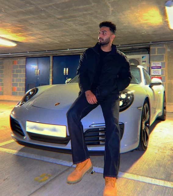 Navaan Sandhu net worth