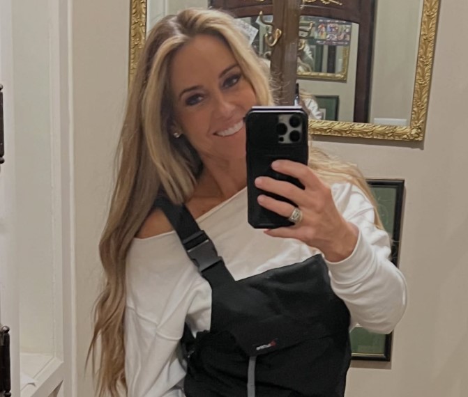 Nicole Curtis bio