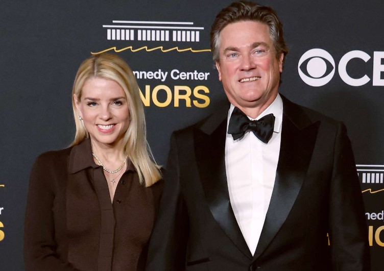 Pam Bondi with her partner John Wakefield