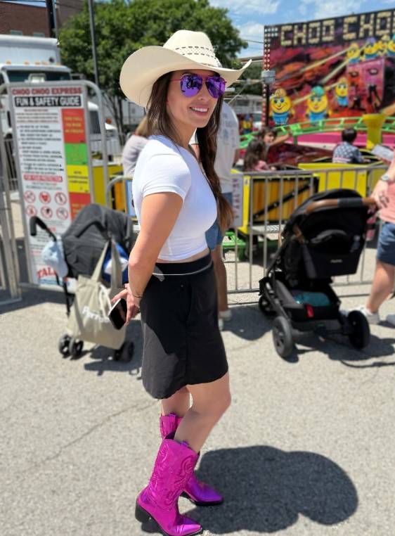 Sara Gonzales height