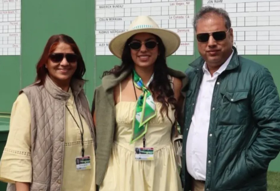Sunhit Bishnoi's parents and sister