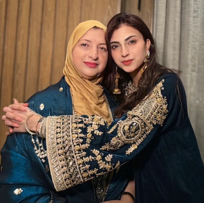 Farhana Bhatt with her mom
