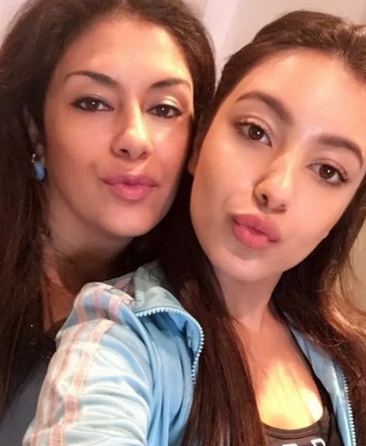 Sahher Bambba with her mother