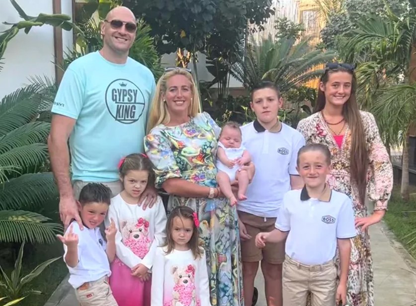 Venezuela Fury with her parents and siblings